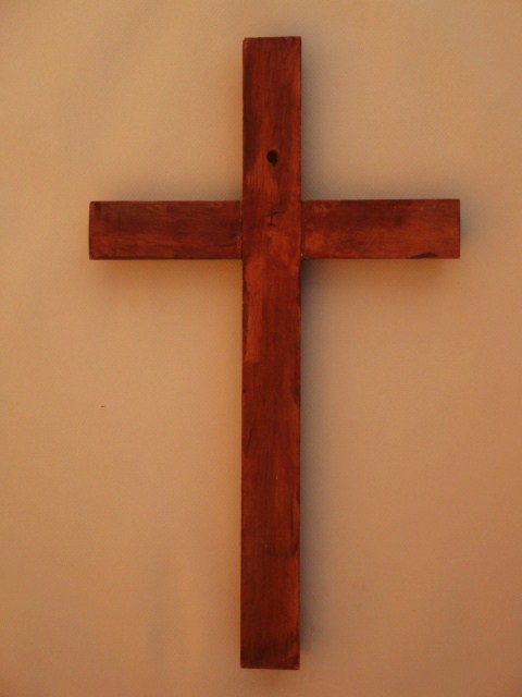 Do you hang cross in your home? | Tellwut.com