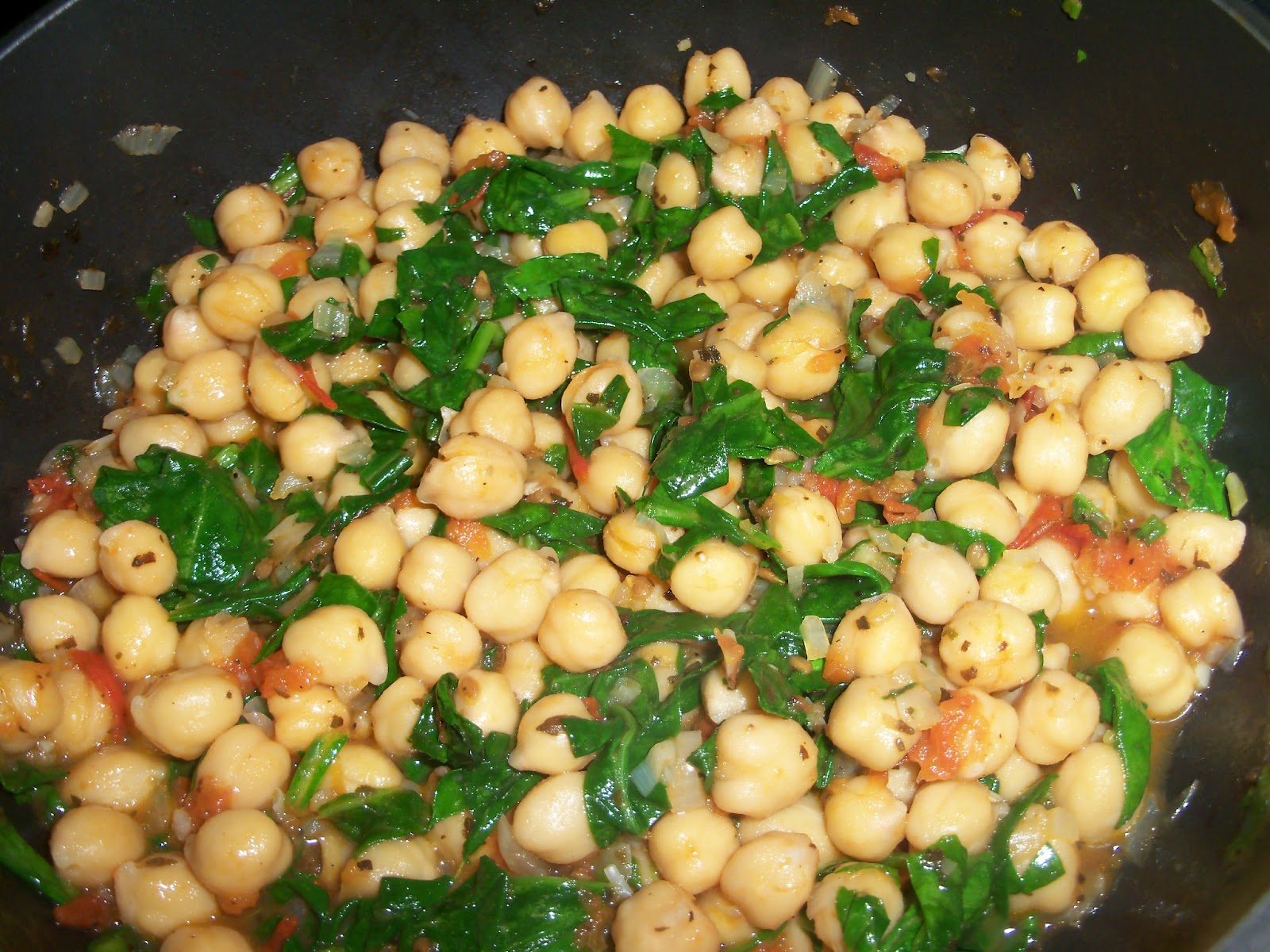 how do garbanzo beans grow