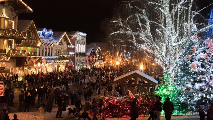 The 50 Most Christmassy Places in America (Part Five) | Tellwut.com