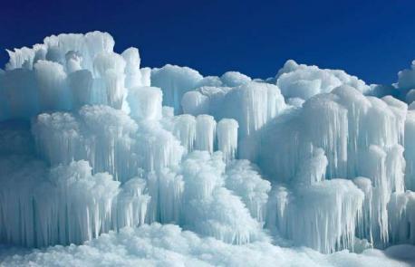 Midway Ice Castles, Utah: These undulating ice terraces look as though they belong in the Arctic. They're actually man-made, the vision of Utah-based architect Brent Christensen, who erects these icy towers in the city of Midway come winter. Each of the dazzling castles, with its hand-shaped turrets and tunnels, weigh around 25,000,000 pounds, and draw visitors from all over Utah and beyond. Is this the first time you are reading about the Midway Ice Castles that is located in Utah?