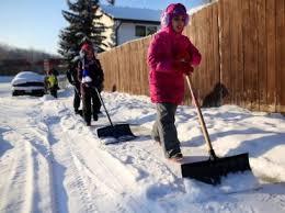 Students in a northwest Calgary school are helping out seniors with mobility issues by shovelling their snowy sidewalks. Every time it snows, students in grades 6 to 9 at F.E. Osborne School clear snow as part of a school program. The students, who are normally in physical education class during that time, say they feel proud helping out their community. They have been inspiring other people to help out, as others who see them do this, have joined in, and other schools are looking into doing this as well. Do you think this is a great idea for all schools in snowy areas to adapt?