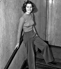 In 1938, Los Angeles kindergarten teacher Helen Louise Hulick made headlines when she became a witness to a burglary incident. She was invited to downtown Los Angeles court to testify against two burglary suspects. However, she became the star of the courtroom drama as she arrived in court wearing slacks. Judge Arthur S. Guerin rescheduled her testimony and ordered her to wear a dress next time. Despite the court order, Hulick didn't back down. She was even reported by The Los Angeles Times on November 10, 1938, saying: 
