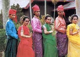 Bugis in Indonesia -- This ethnic group has seen gender as a spectrum for centuries now, with three additional genders in addition to male and female. Bugis genders include 'calabai' (feminine men), 'calalai' (masculine women) and intersex 'bissu' priests. Did you know this?