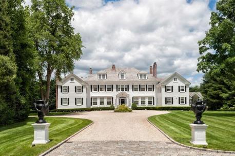 In 1986, the comedy The Money Pit, starred Tom Hanks and Shelley Long as a young couple who pile their life-savings into a fixer-upper. Filmed on location in New York, the real-life Money Pit property is anything but dilapidated. Known as Northway, the regal residence can be found in the village of Lattingtown. Sitting on over five acres of land, the property also boasts 240,669 square feet of living space and stunning interior design. Constructed in 1898, the home was once owned by the American sailor, Eric Ridder, who won a gold medal at the 1952 Olympic Games. Have you ever owned what you would consider a 