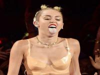 White tongue is usually the result of inflammation of the finger-like projections (papillae) on the surface of your tongue. The appearance of a white coating is caused by debris, bacteria, and dead cells getting lodged between the inflamed papillae. Luckily for Miley, the inflammation that leads to white tongue is often
