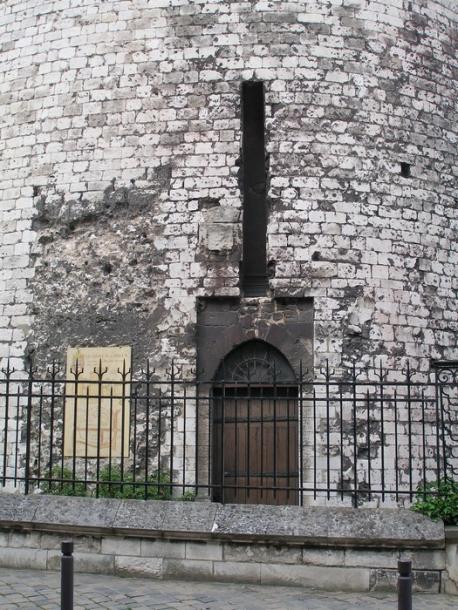 In 1358 the citizens of Rouen besieged Rouen Castle as they were convinced the Dauphin Charles was planning to pillage the city from the castle to finance wars. The garrison in the castle had to surrender. After Charles had convinced them this was not the case, he regained control over the castle. Around 1375, the former Dauphin, now king Charles V of France transformed the royal apartments. On a night in 1432 French troops took Rouen Castle with help of a traitor. When the English discovered this, they laid siege to the castle. During fierce battles the French troops retreated to the keep but 17 days after they had taken control of the castle, they had to surrender and were beheaded. During this siege the castle was badly damaged and it was consequently repaired by the English. Can you mention any other tower that was claimed by two countries?