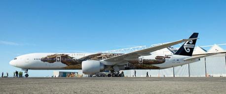 Here there be dragons! Smaug took a break from hoarding his treasures in Middle Earth and flew through our skies on this Air New Zealand 777 in a tribute to 