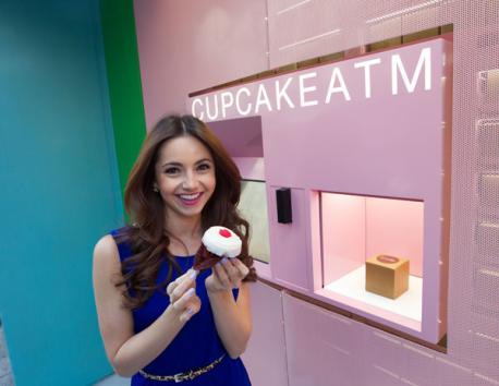 When you hear the words ATM, do you think of money and banks? Move over moolah and make room for Cupcake ATM! These sweet lil machines by Sprinkles Cupcakes can be found in New York, LA, Atlanta, Dallas and Chicago. Yum, making withdrawals never tasted so scrumptious! Does this type of ATM appeal to you?