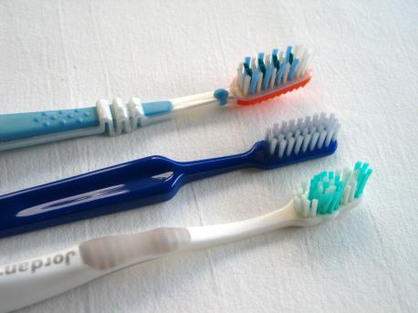 Do you use a manual toothbrush?
