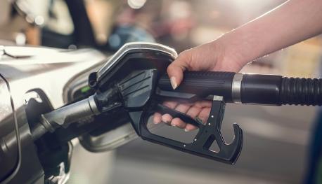 Gas pump handle---While you're filling up your car with gas, you're also filling up your hands with germs from the gas pump handle. Tests showed that 71 percent of gas pump handles were highly contaminated with potentially illness-causing bacteria. Escalator rails and ATM buttons also triggered high counts. The recommended tip for pumping gas is to