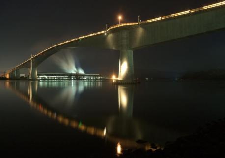 Eshima Ohashi Bridge - Japan: This is referred to as the Roller Coaster Bridge and is considered one of the scariest bridges to cross. 