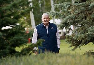 With 2,200,000 acres, John Malone is the second largest landowner in the U.S. He is a cable TV mogul who currently owns the $24 billion company, Liberty Media. Malone is also part owner of the Atlanta Braves, Formula 1 racing, Discovery Communications, and Lionsgate/Starz. Are you familiar with John Malone?