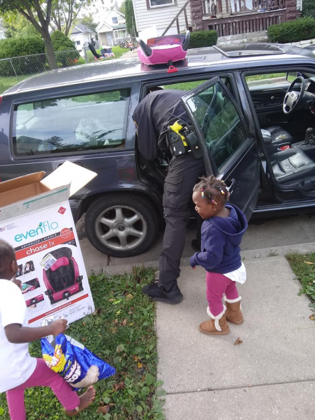 Rather than just delivering the car seats, Zimmerman installed them into Andrella's vehicle himself to make sure they were secure and safe. The kids couldn't stop thanking him for his kindness and made him smile the entire time. Have you ever had your spirits lifted by a child?