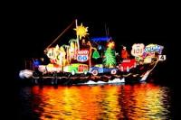 In Southern California there are 2 water parades, that I know of. The boats are decorated then cruise around the harbor. Do you have any of these in your area?