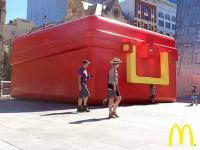 If you were in or will be in Australia, would you go to his lunch box to eat?