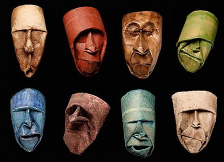 I could not find the artist, but thought that these face sculptures from empty tp rolls, were amazing. Do you like them?