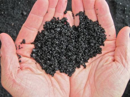 Some beaches have white sand, while others have a neutral / beige color, and some have black sand. From this list of the top ten beaches with black sand, check the ones you've been to or want to visit?