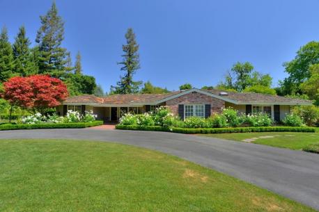 Have you ever owned or been to a ranch style home? (Ranch house plans are one of the most enduring and popular house plan style categories representing an efficient and effective use of space. These homes offer an enhanced level of flexibility and convenience for those looking to build a home that features long term livability for the entire family. Popularized in the 1950's, Ranch homes were 
