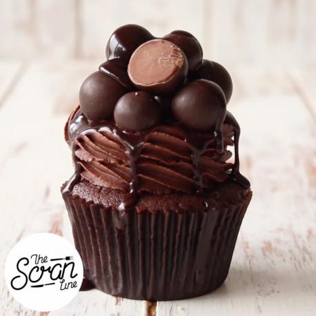 What do you prefer, fancy cupcake (as pictured) or a simpler one?