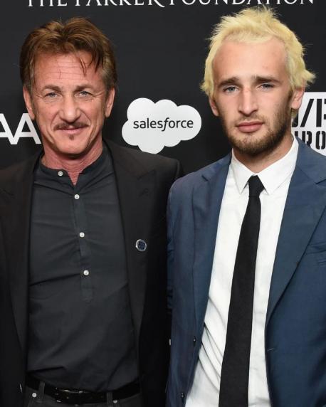 This is Sean Penn and his son Hopper Penn who is also an actor. Hopper is known for playing the lead role in the 2020 Canadian comedy drama film 