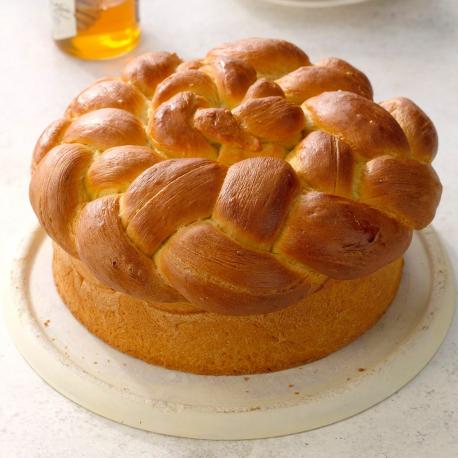 Another Easter bread version is Polish Paska Easter bread, prepared with lots of eggs, making it richer than ordinary sweet breads. The beautifully braided top makes it looking like a centerpiece on a table at the Easter feast. Would you like to try this rich, delicious bread on Easter?