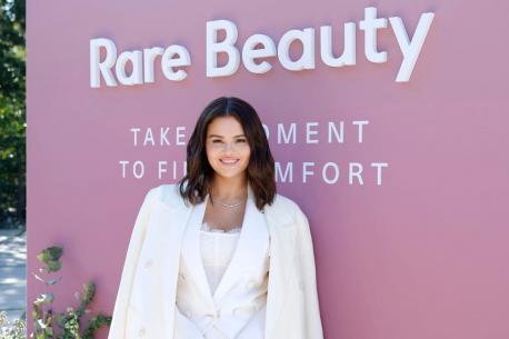 Selena Gomez earns her incomes from multiple sources. She is a musician, actress, producer and makeup mogul. However, most of her fortune comes from her makeup brand