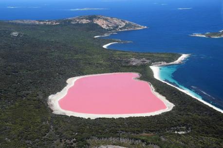 Lake Hillier, Australia: Have you ever visited this unusual place?