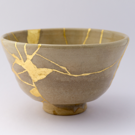 A Japanese form of art that has always fascinated me is called kintsugi. It's an art that is deeply rooted in philosophy, consisting of repairing broken pottery with a sort of glue that contains gold, silver or platinum. The philosophy behind it is that life happens: it will break you, but if you manage to put yourself together, the wounds of the past can be traits of a stronger character. The results of this art can actually look better then the original, giving personality to the object. </br> Have you ever heard of this form of art?