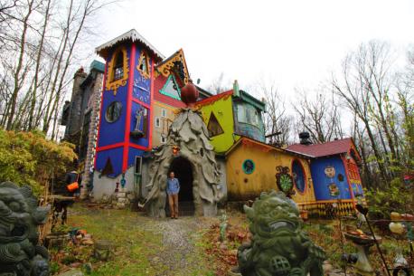 New Jersey: Luna Parc - Considered artist Ricky Boscarino's largest and most impressive work to date, Luna Parc was built in 1989—but that's not to say it was finished then. For decades, the artist and architect has added new sculptures, paintings, and other pieces of art to his whimsical home. Have you ever been to New Jersey?