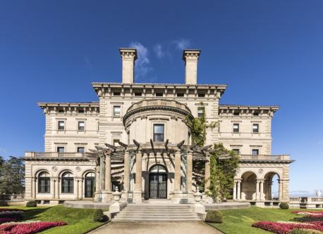 Rhode Island: The Breakers - Yet another testament to the Vanderbilt family fortune, this expansive mansion, which sits peacefully on the coast of Newport, Rhode Island, was built in 1895 with the intention of being a 