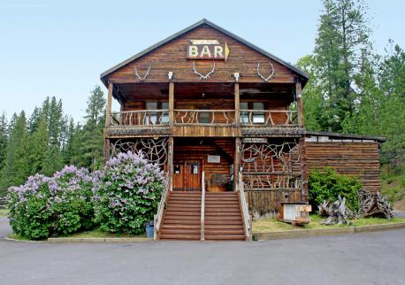 IDAHO: The Snake Pit, Kingston - Located in a rustic wooden building, the Snake Pit has seen its fair share of change over the course of its nearly 140-year history. Since the restaurant opened in 1880, it has gone through several different names and owners, although it is still a hub for travelers visiting the Coeur d'Alene National Forest. Have you ever dined at this restaurant?