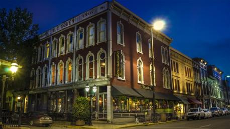 Kentucky, Paducah - Shandies - Shandies, a restaurant housed inside the old Cohen building in downtown Paducah, wants guests to abide by their motto,