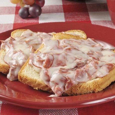 Pennsylvania – Cream Chipped Beef - Heading to Pennsylvania anytime soon? Well, you might want to decide for yourself whether you want to add this dish to your food diary. Cream chipped beef is extremely popular in this state, but there are some people across the rest of the country who find the whole concept a little wacky. After all, this dish is made using two slices of toast that are then topped with dried beef and a white sauce. It's toasty and juicy all at the same time, and then you have to contend with the rehydrated beef in the middle. It's a weird sensation in your mouth, but apparently the people of Pennsylvania like that. Have you ever had this food?