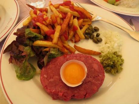 Steak Tartare – France - French waiters will ask foreigners over and over again if they know what they are getting themselves into when ordering this steak. It's made up of good quality raw ground beef, served with onions, capers, raw egg and seasoned with Worcester sauce and other condiments, usually with rye bread or fries on the side. Have you ever had this food?