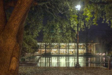South Carolina: The Thomas Cooper Library - The Thomas Cooper Library at University of South Carolina overlooks a large pond, allowing its reflection to brightly glow by night. Have you ever visited this library?