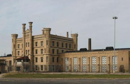 Illinois: Old Joliet Prison, Joliet - Gothic Joliet Prison was opened in 1858, having been built in part by a group of inmates themselves. But just two decades later the prison's population was over capacity and conditions suffered. Still, despite this early deterioration, the prison would not close its doors until 2002. Tours of the castle-like site are now run by the Joliet Area Historical Museum – they're currently restricted to outdoor areas (advance reservations required) with virtual 3D tours of the interior also available. The atmospheric building was used as a location for hit TV series Prison Break too. Have you ever visited this attraction?