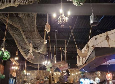 MARYLAND: Mutiny Pirate Bar and Island Grille in Pasadena and Elkridge - It's mutiny in Maryland at this pirate-themed restaurant. Designed like a pirate ship, Mutiny serves up classic bar food with a Caribbean twist. It also has an impressive rum list and a happy hour that reviewers say is not to be missed. 