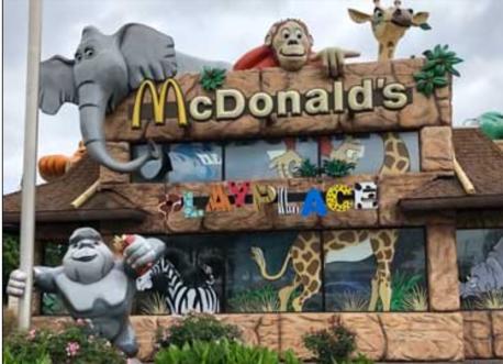 As with many McDonald's franchises, this one reflects its location too. And if the giant 50-foot (15m) giraffe statue isn't enough of a clue, this one's located next to the Dallas Zoo. Inside, a massive elephant greets guests as they walk through the door, another giraffe is munching on the leaves of one of the trees while a giant snake is seen slithering atop one of the booths. Would you eat there?
