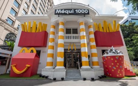 Built to commemorate the 1000th McDonald's in Brazil, this special location is dubbed Méqui (slang for McDonald's in Brazil) 1000. Opened in 2019, there's a giant Big Mac chandelier inside, a golden arches swing set and Happy Meals and fries adorning the façade. To celebrate the milestone, there was even a McDonald's-themed trailer available to rent on Airbnb right next to the restaurant. Would you eat there?