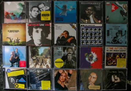 Jobs selected these 20 albums to put on the iPods he gave out at the event. To avoid accusations of music piracy, Apple had to give journalists the physical CDs for the 20 albums stored on the iPods they received. Abbey Road by The Beatles, Bach: The Goldberg Variations by Glenn Gould, Legend by Bob Marley & The Wailers, Bob Dylan Live 1966: The