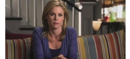 Modern Family (2009) - Like many modern-day moms, Claire Dunphy(Julie Bowen) gave up her career to become a full-time mom, then re-enters the workforce once her kids are older. She was also a wild teenager, and tries to protect her kids from making the same mistakes that she made, which makes her the epitome of the helicopter mom. Despite her freak-outs and compulsions, Claire is such a loving mother that her brother and his husband often seek out her advice as they raise their daughter. Have you seen Modern Family?