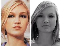 These two could pass for the same woman. Do you think this Julia Stiles (real one is on the left) twin looks like her?