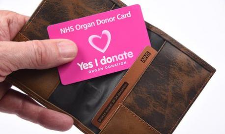 France has just passed a law making all French citizens automatic organ donors. Starting January 1st, if French citizens do not want to be organ donors, they must sign up to a new National Rejection Register to ensure they do not become organ donors, which medical teams will check at the time of death before considering organ or tissue removal. A total of 150,000 people have already signed up to the register. They can also express their wishes to family members. Do you think this is a good idea?