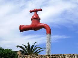 The Tap Fountain, in Menorca, Spain is one of several similar designs in Europe (the others are in Ypres, Belgium and Bahia de Cadiz, Spain). Located in the Santa Galdana Resort area on the Spanish island of Menorca, this installation takes advantage of its design to create an optical illusion. The supports are hidden under the water that is flowing out of the tap, making it look like the faucet is floating in mid-air without any support at all. Have you ever seen any fountains of this design?
