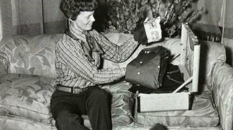 Amelia Earhart's daring round-the-world-flight was interrupted when her Lockheed Electra disappeared over the Pacific Ocean on June 2, 1937. The government concluded that she ran out of fuel, crashed into the water and sank, but many believe there was foul play. Here you can see Amelia packing before leaving for her final trip. Have you heard about this story?