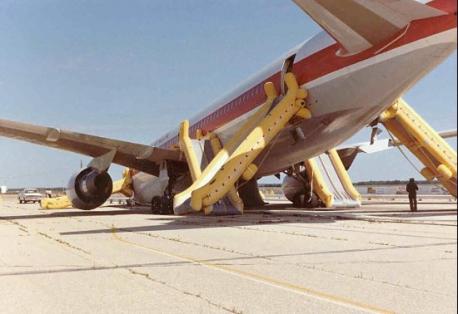 The aircraft, registration number C-GAUN, was repaired in just two days and then flown to Winnipeg for comprehensive repairs. It returned to service with Air Canada, continuing its operation until 2008. Are you familiar with any of these facts?